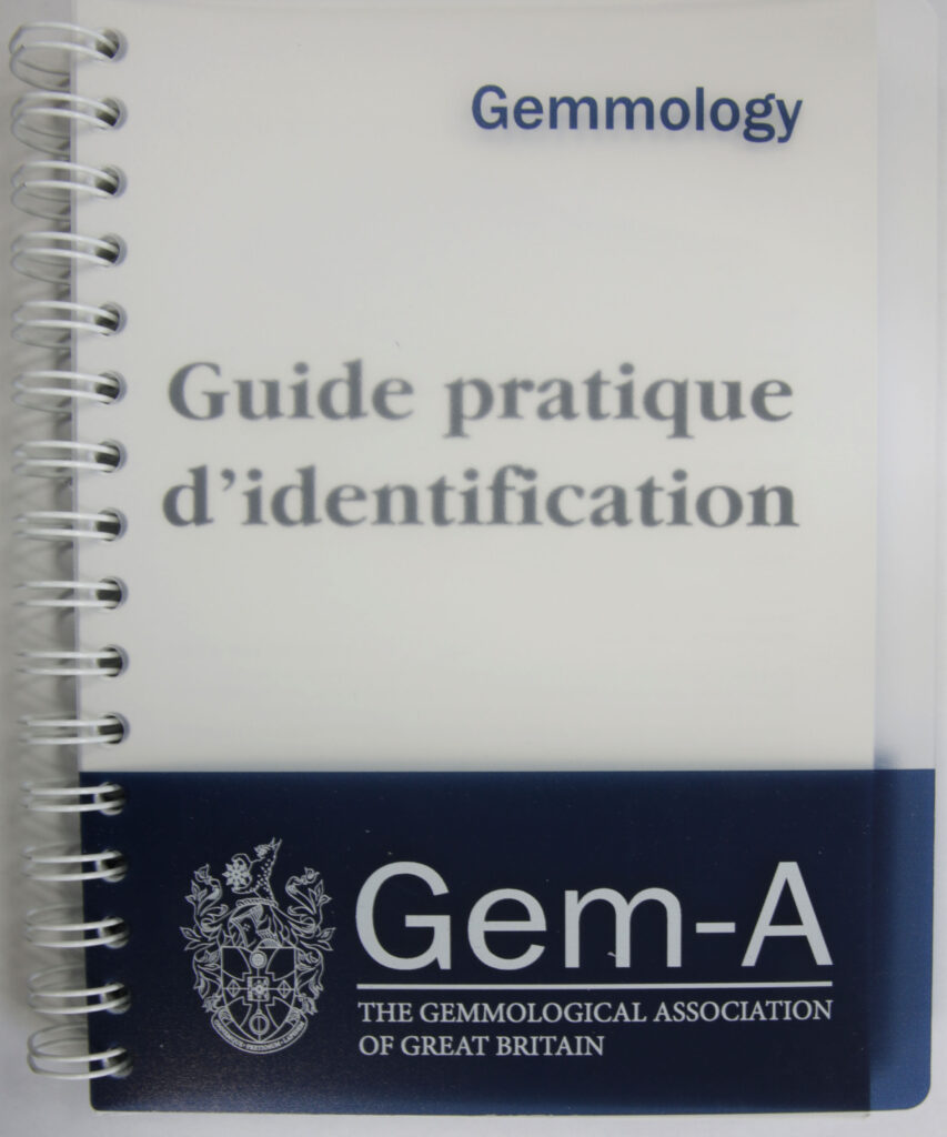 Practical Gemmology Handbook by Gem-A - French